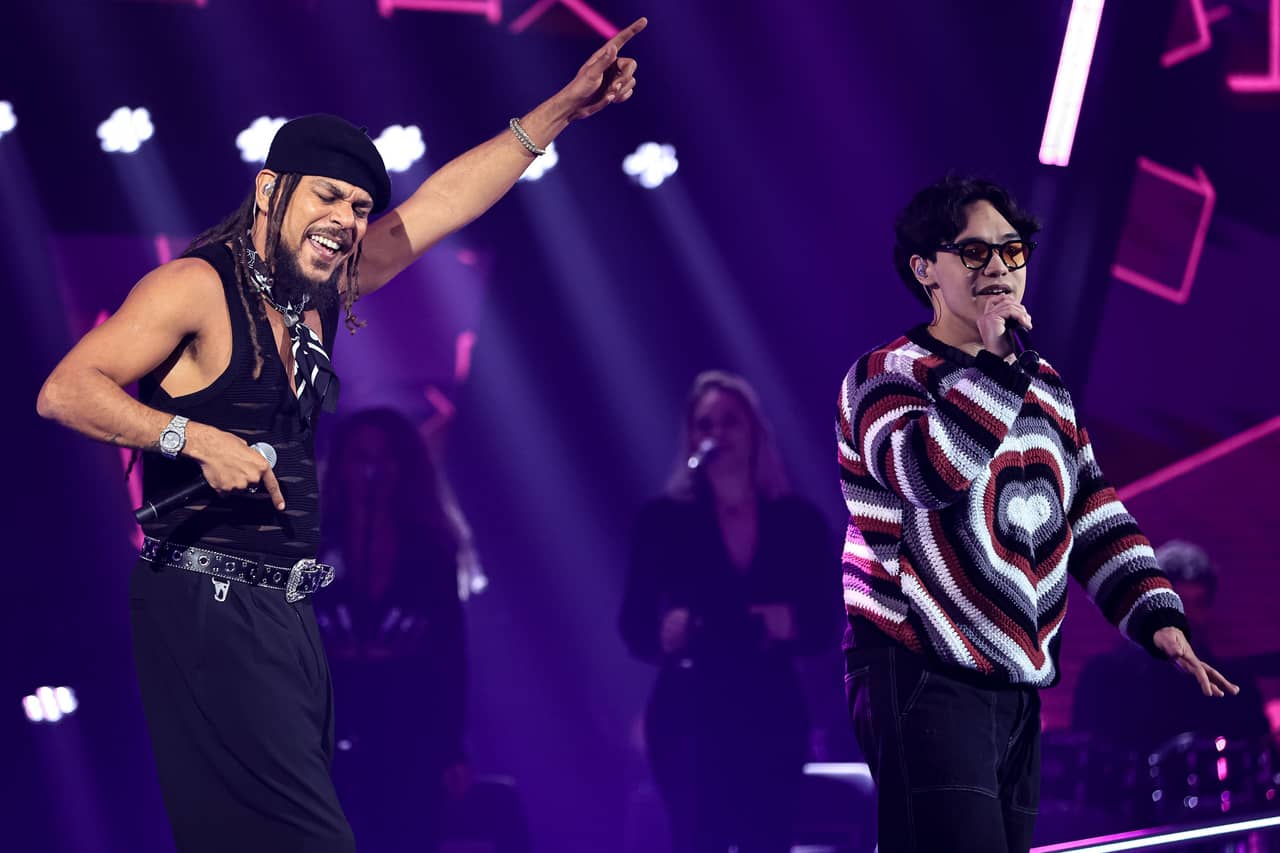 Dada Yute e Enzo Yuki se apresentam no The Voice Brasil com música de Skank no time Duda Beat