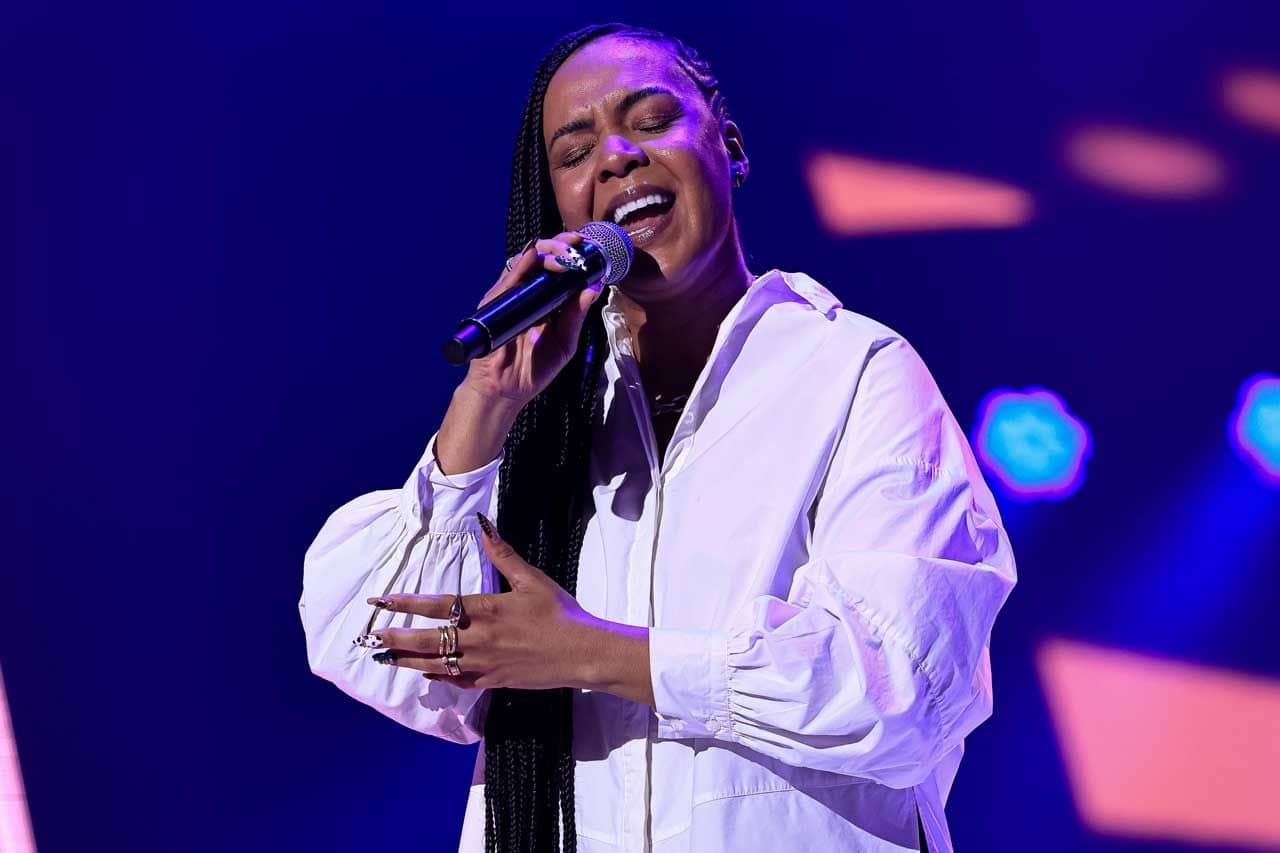 Jamah mostra potência vocal e vira motivo de disputa entre os técnicos