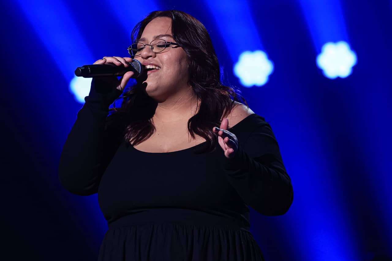 MANDÁH vira todas as cadeiras com Whitney Houston e escolhe Time Péricles