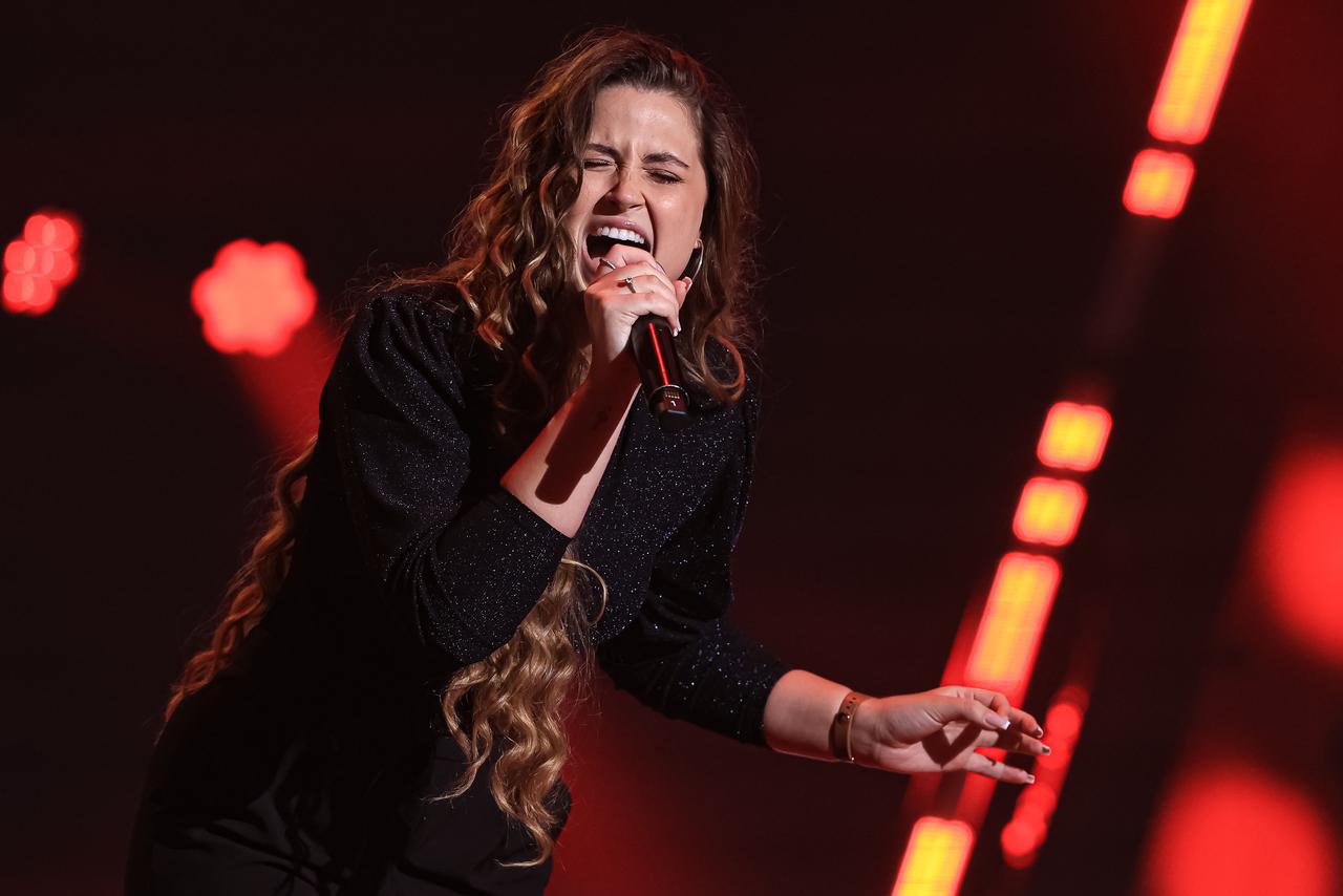 Giulia Werner canta Adele e conquista o Time Mumuzinho Giulia Werner canta Adele e conquista o Time Mumuzinho