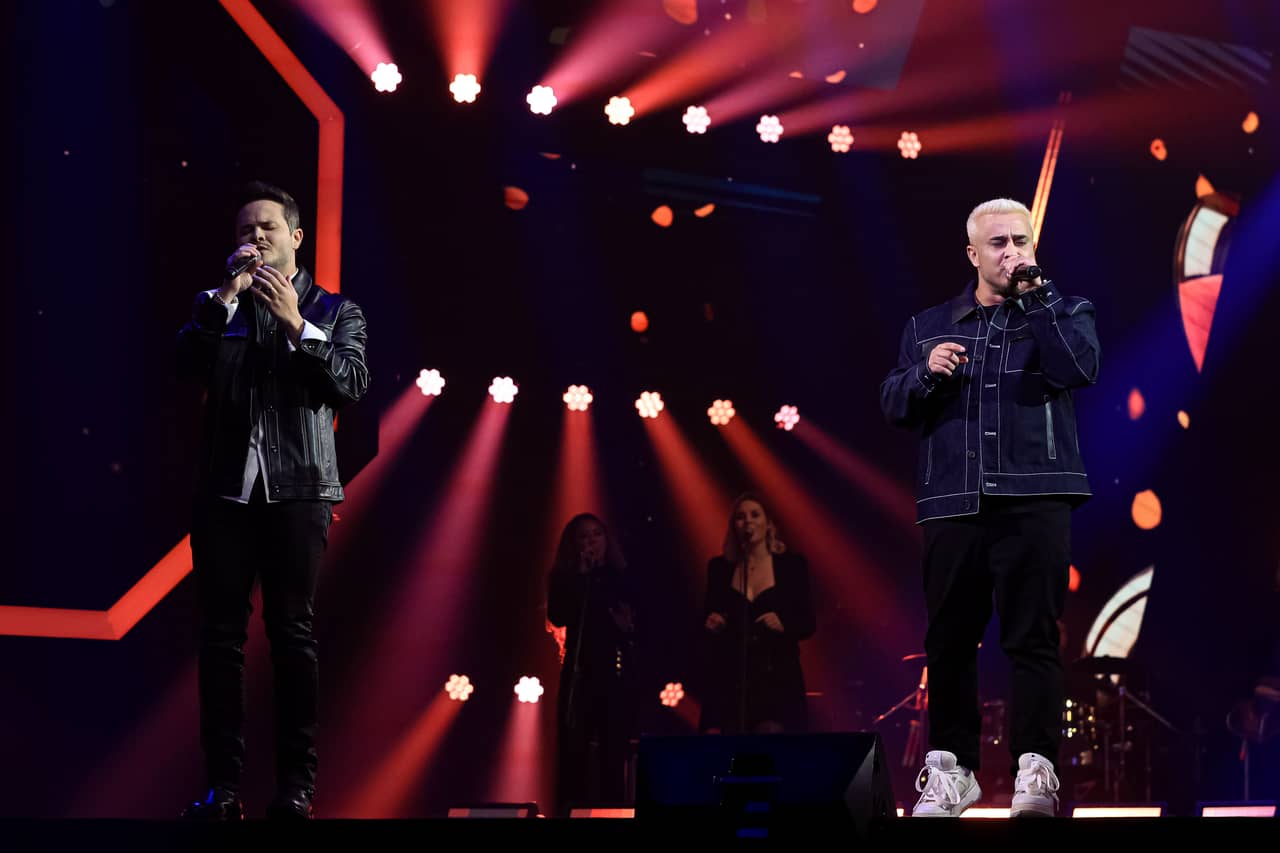 Matheus & Kauan se apresentam no The Voice Brasil com sucesso "Até que Durou", de Péricles Matheus & Kauan se apresentam no The Voice Brasil com sucesso "Até que Durou", de Péricles