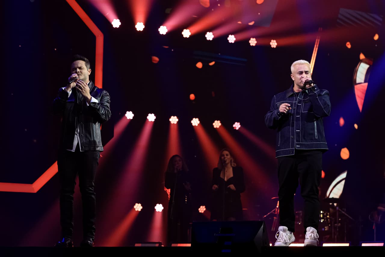 Matheus & Kauan se apresentam no The Voice Brasil com sucesso "Até que Durou", de Péricles Matheus & Kauan se apresentam no The Voice Brasil com sucesso "Até que Durou", de Péricles