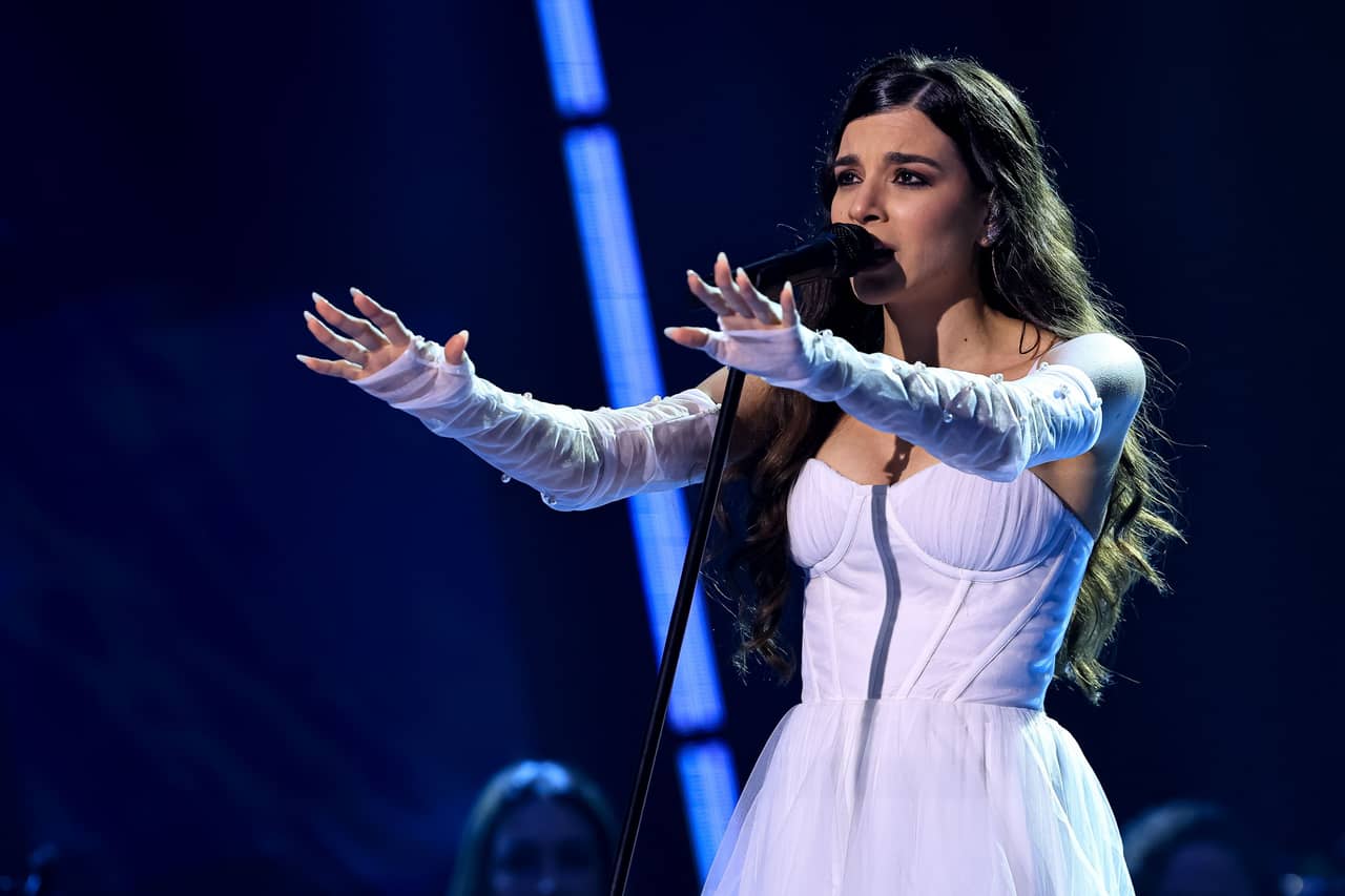 Lara Vieira garante vaga na final pelo voto do público Lara Vieira garante vaga na final pelo voto do público