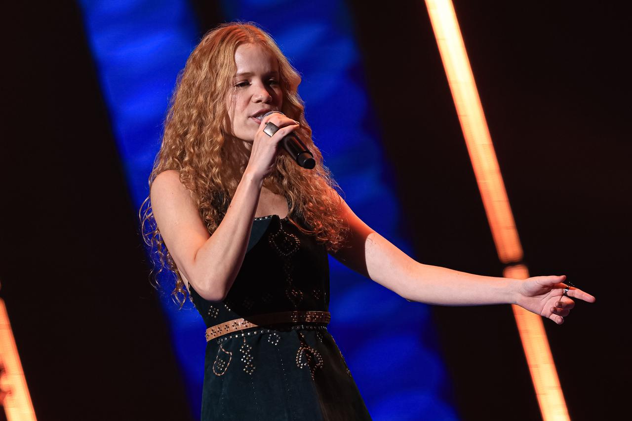 Amanda Santi entra para o time de Matheus & Kauan através de dinâmica nova no The Voice Brasil